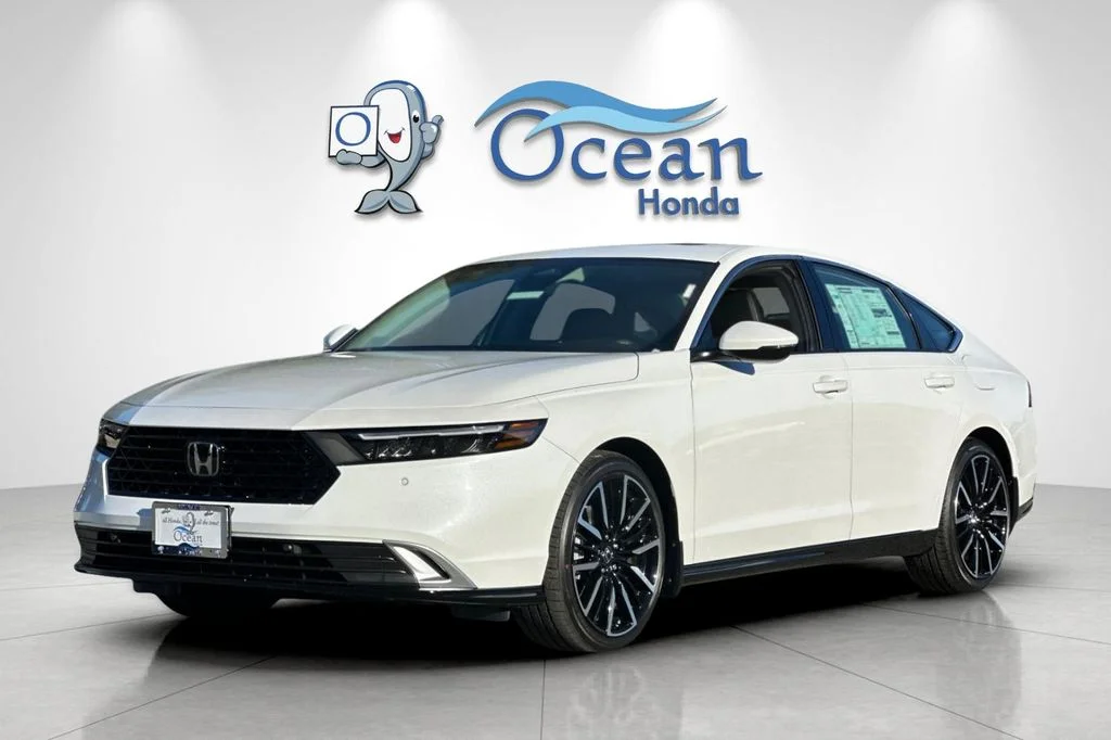 Used 2025  Honda Touring image 3