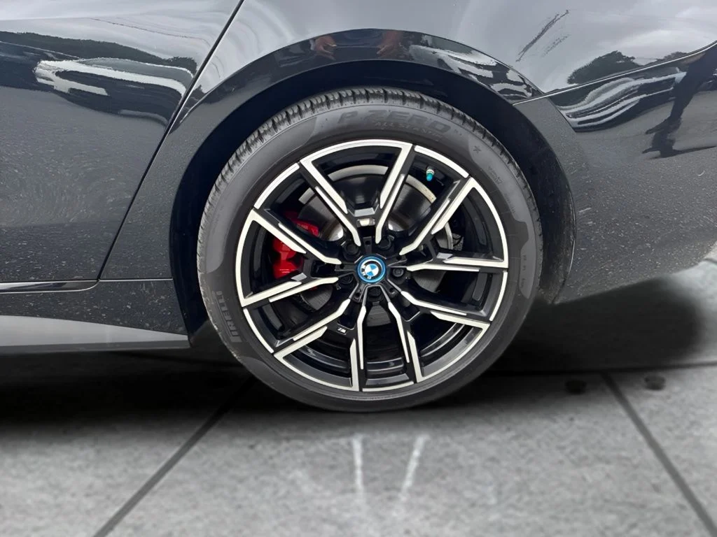 Used 2024 Black BMW M50 image 26