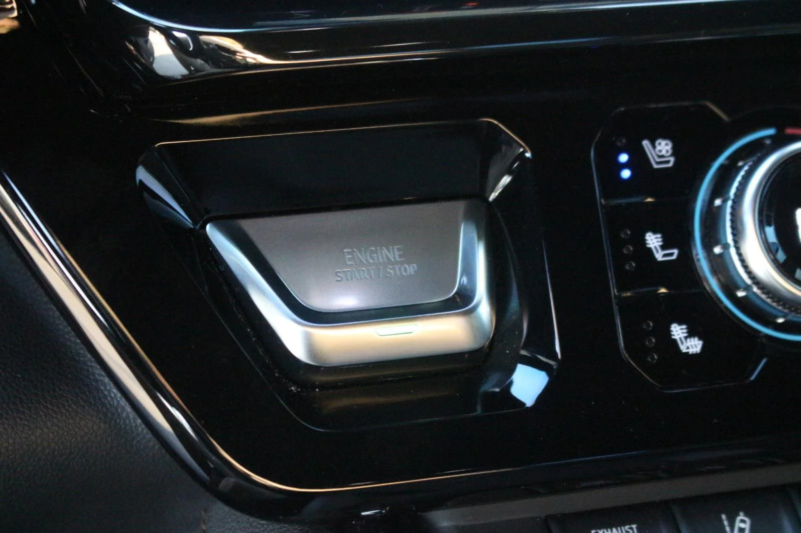 Used 2024 Onyx Black GMC AT4 image 26