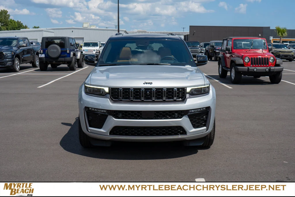 New 2026 Silver Zynith Exterior Paint Jeep Summit image 9