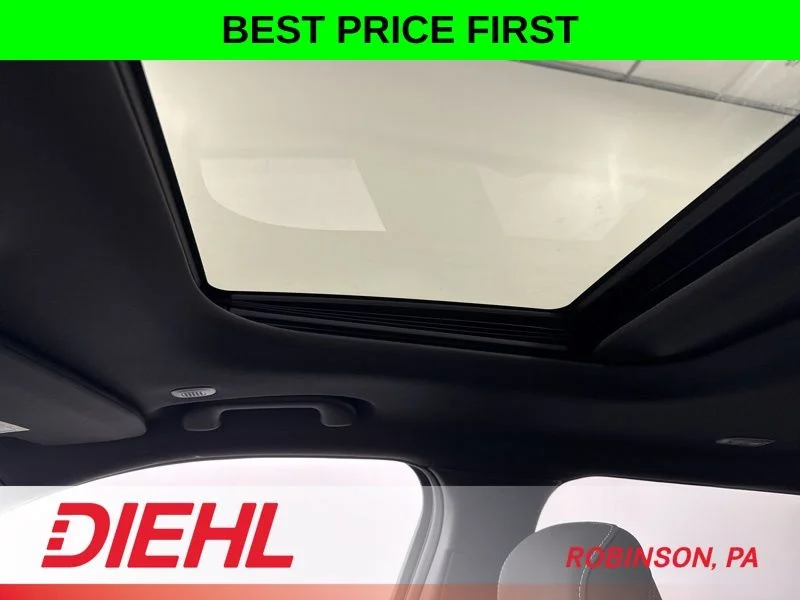 New 2026 Velvet Red Pearl-Coat Exterior Paint Jeep Laredo image 35