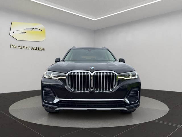 Used 2021 Black Sapphire Metallic BMW xDrive40i image 2