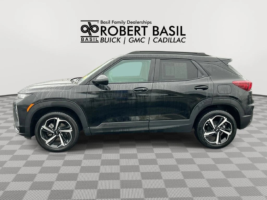 Used 2023 MOSAIC BLACK METALLIC Chevrolet RS image 5