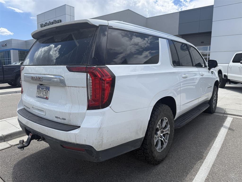Used 2022 Summit White GMC SLE image 3