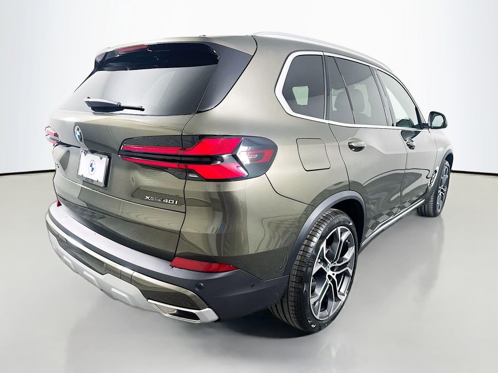 New 2026 Manhattan Green Metallic BMW xDrive40i image 5