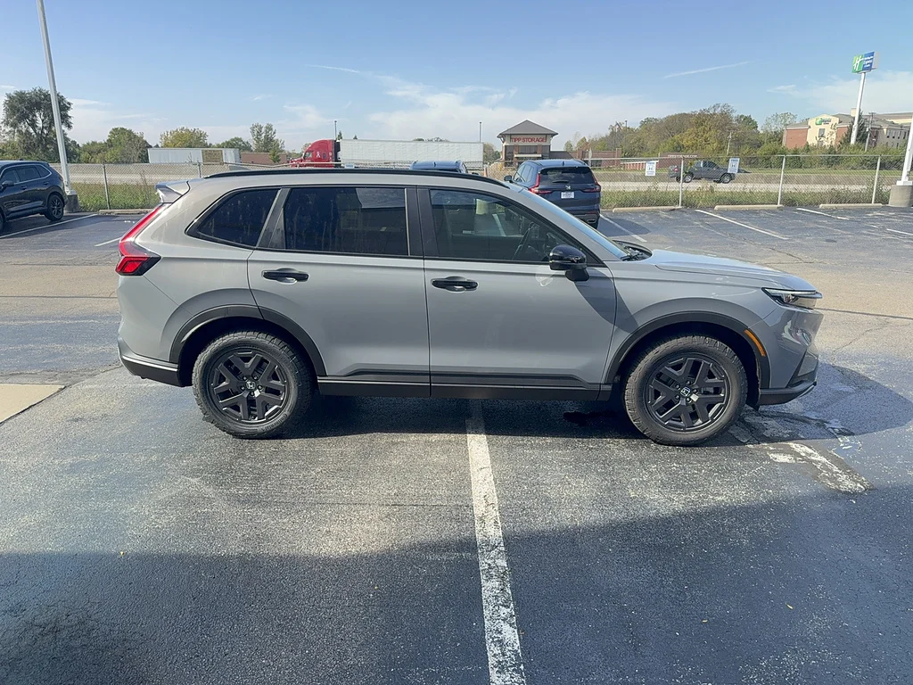 New 2027 Urban Gray Pearl Honda TrailSport image 4