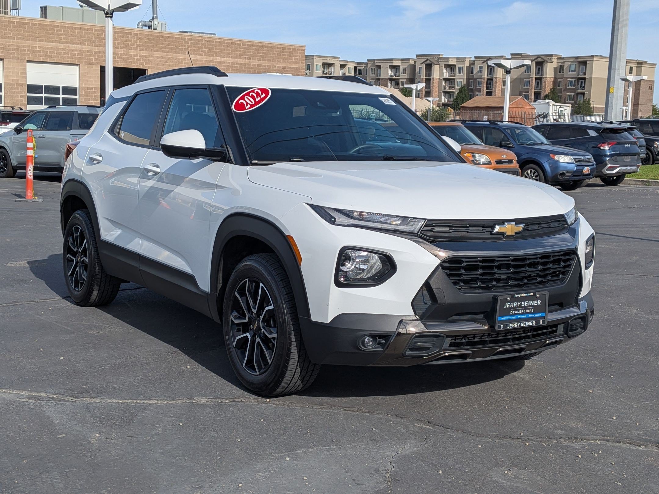 Certified Used 2022 Summit White Chevrolet ACTIV image 8