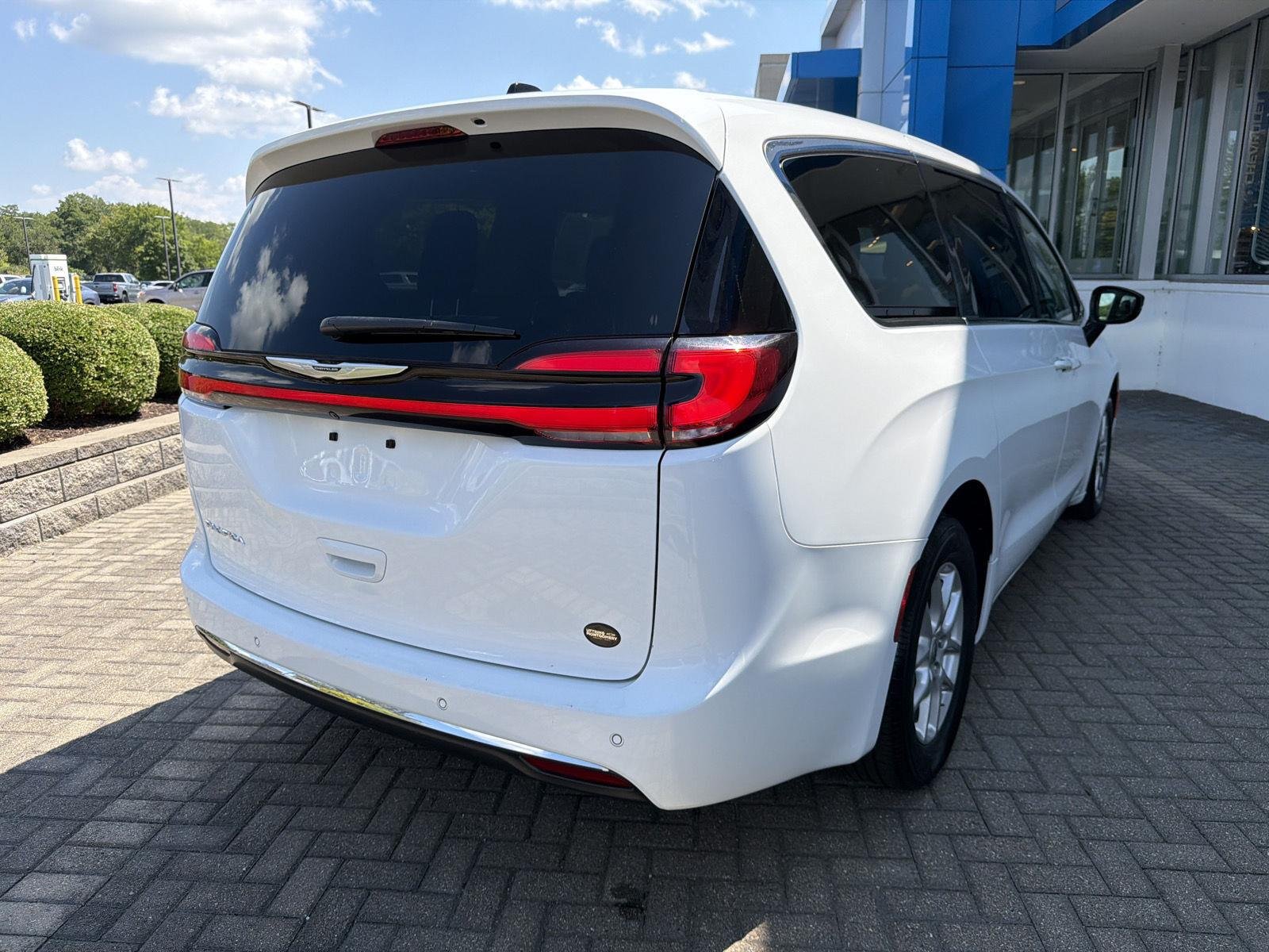 Used 2024 Bright White Clearcoat Chrysler Touring L image 5