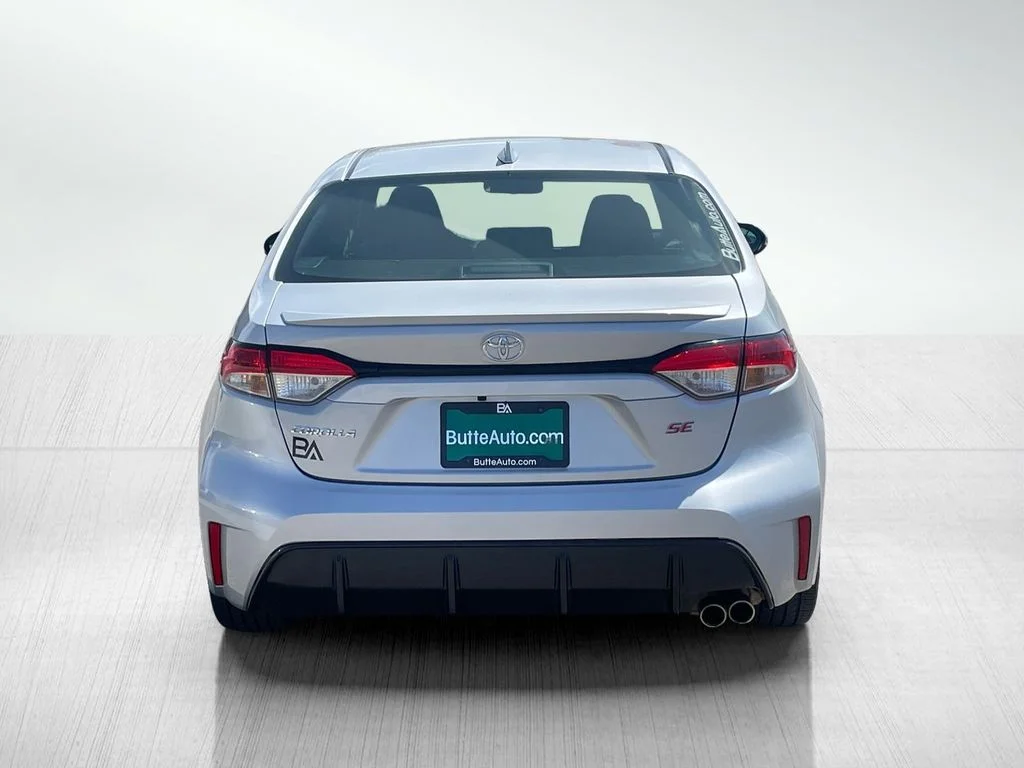 Used 2024 Classic Silver Metallic Toyota SE image 4
