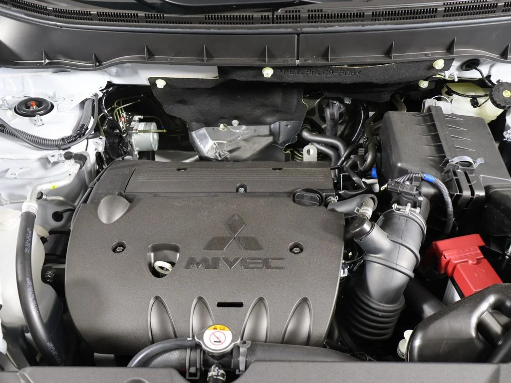 New 2026 White Mitsubishi 2.0 ES image 13