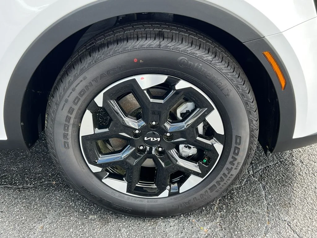 2025 Kia Sorento S - Photo 12