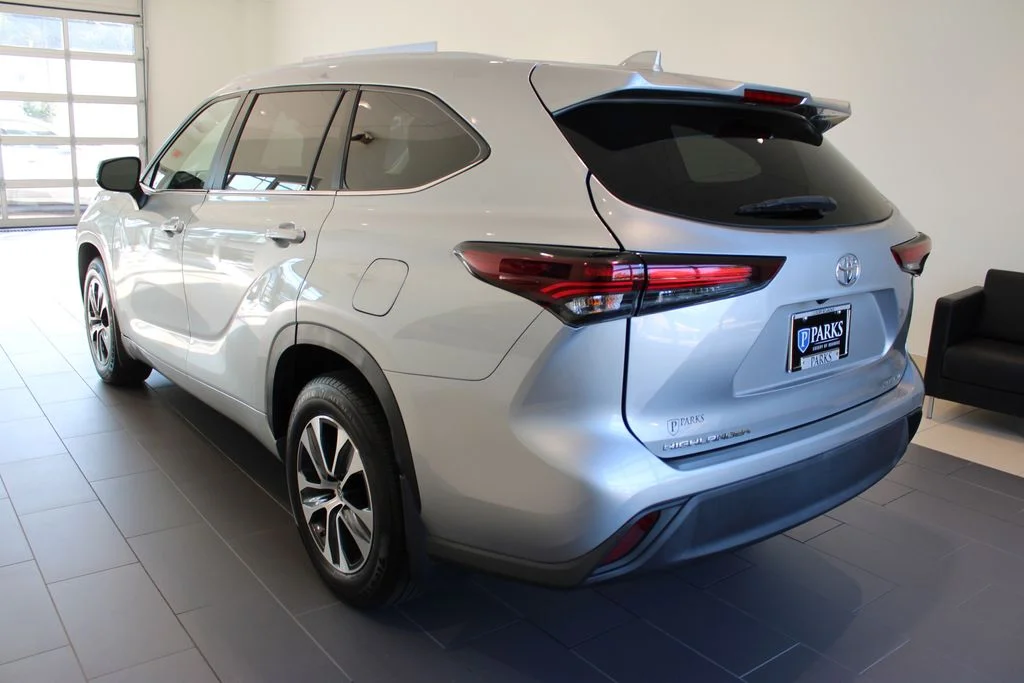 Used 2024 Silver Toyota XLE image 36