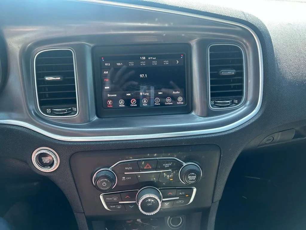 Used 2019 White Knuckle Clearcoat Dodge SXT image 12