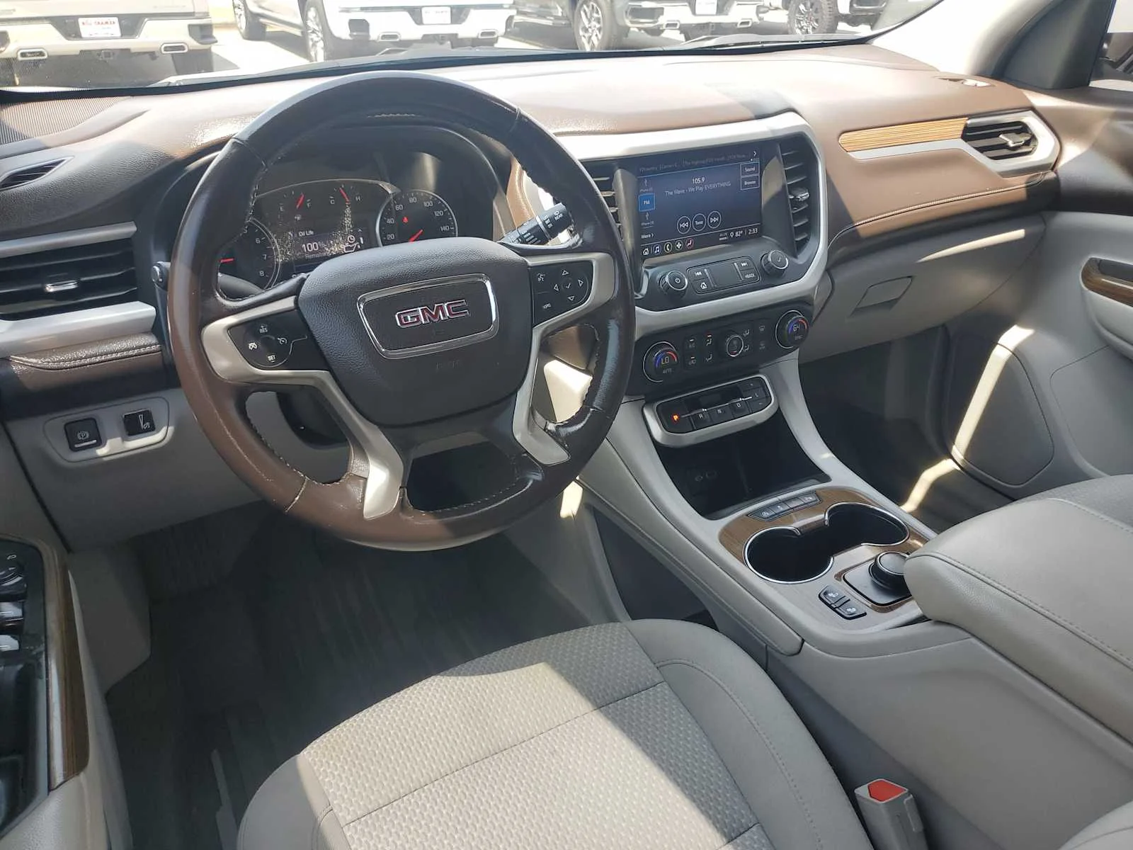 Used 2020 SUMMIT WHITE GMC SLE image 18
