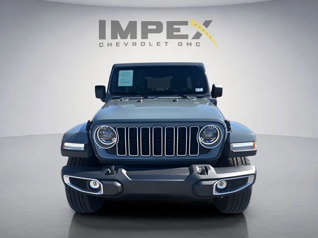 Used 2025 Gray Jeep Sahara image 8