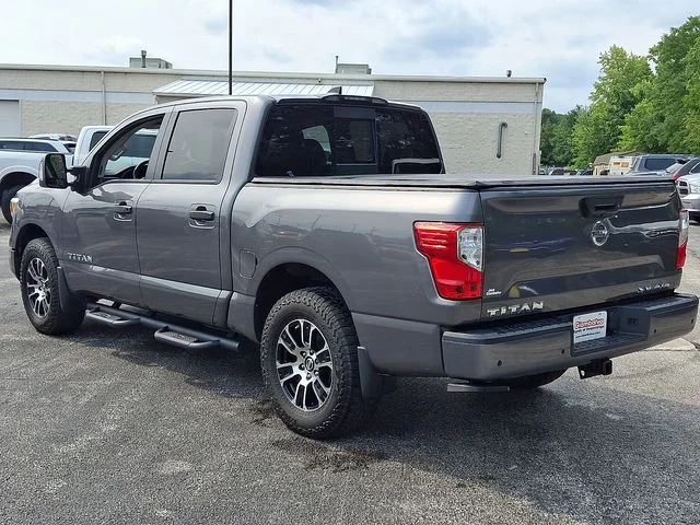 Used 2022 Gray Nissan SV image 4