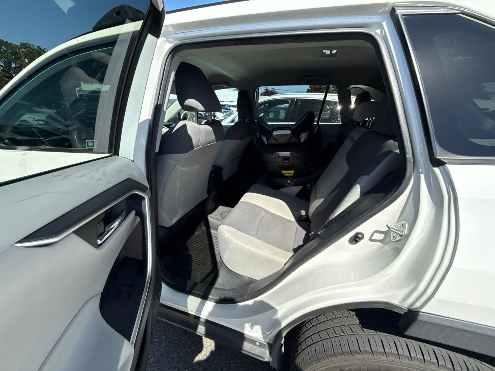 Used 2020 Super White Toyota XLE image 6