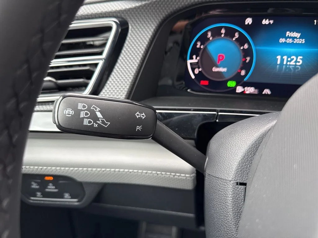 2026 Volkswagen Atlas Cross Sport SEL R-LINE - Photo 38