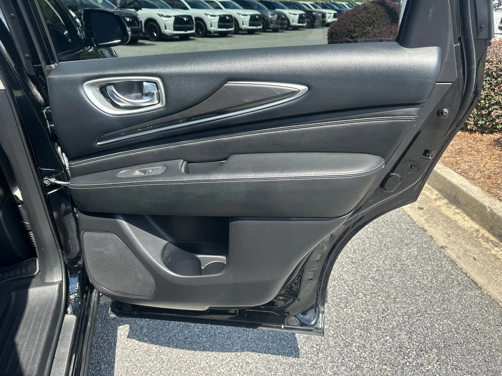 Used 2020 Black INFINITI LUXE image 14