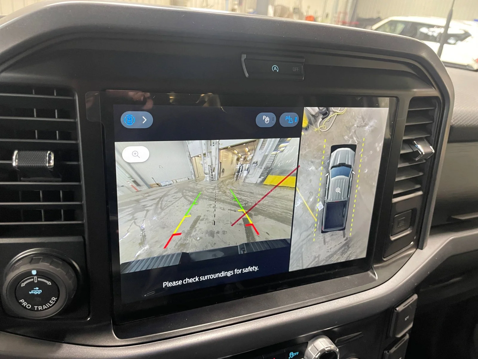 New 2026 Oxford White Ford XLT image 25