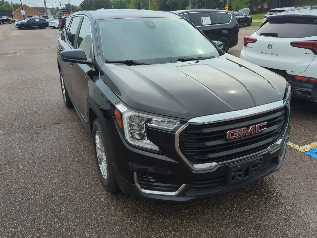 Used 2024 Ebony Twilight Metallic GMC SLE image 3