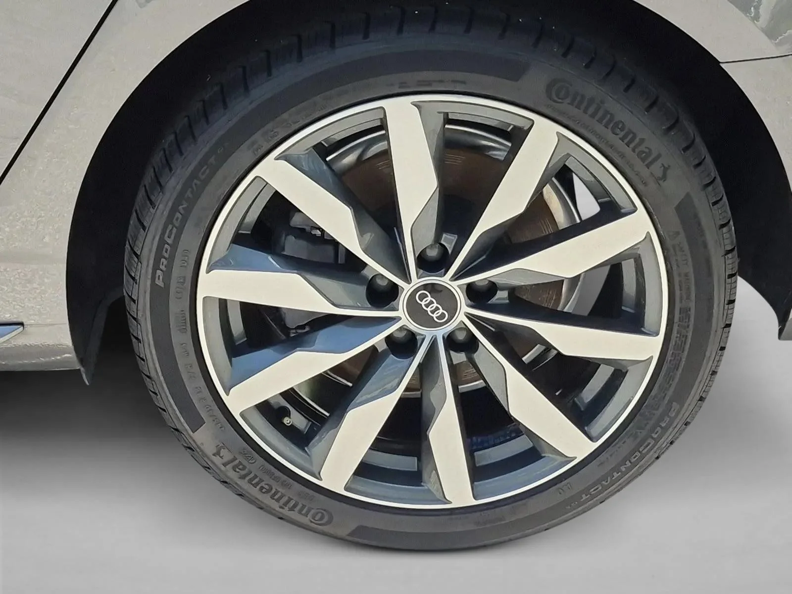 Used 2022 Florett Silver Metallic Audi Premium image 24