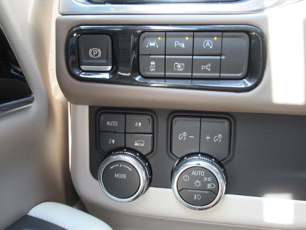 Used 2026 Glacier White Tricoat GMC Denali image 22