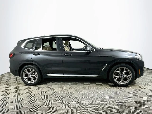Used 2022 Gray BMW sDrive30i image 2