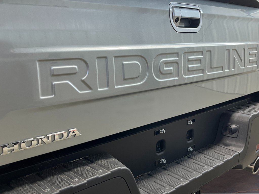 New 2026 Solar Silver Metallic Honda RTL image 5