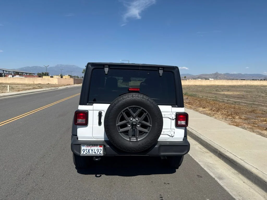 Used 2025 White Jeep Sport S image 7