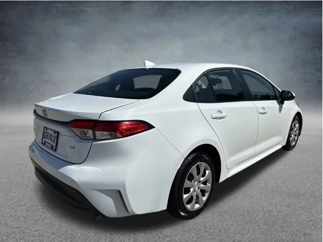 Used 2025 White Toyota LE image 19