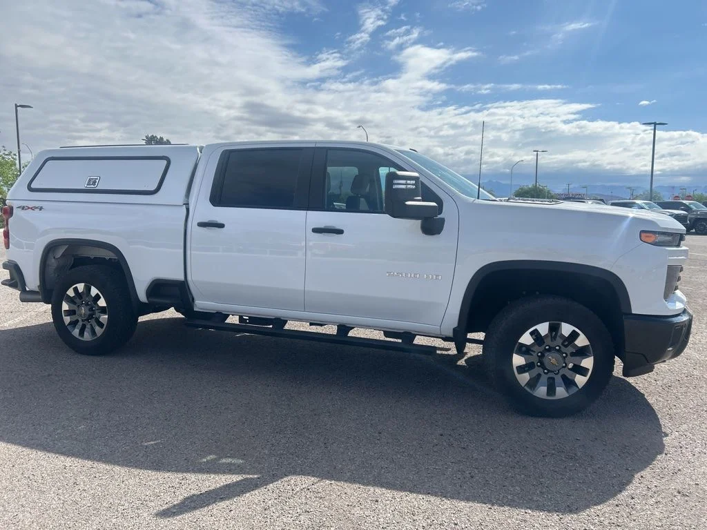 Used 2025 White Chevrolet Custom image 14
