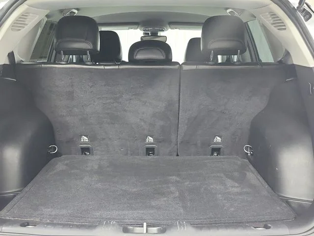 Used 2022 White Jeep Trailhawk image 45