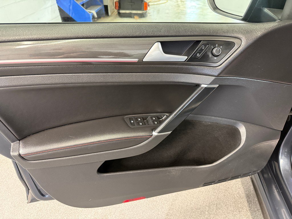 Used 2018 Dark Iron Blue Metallic Volkswagen Autobahn image 20