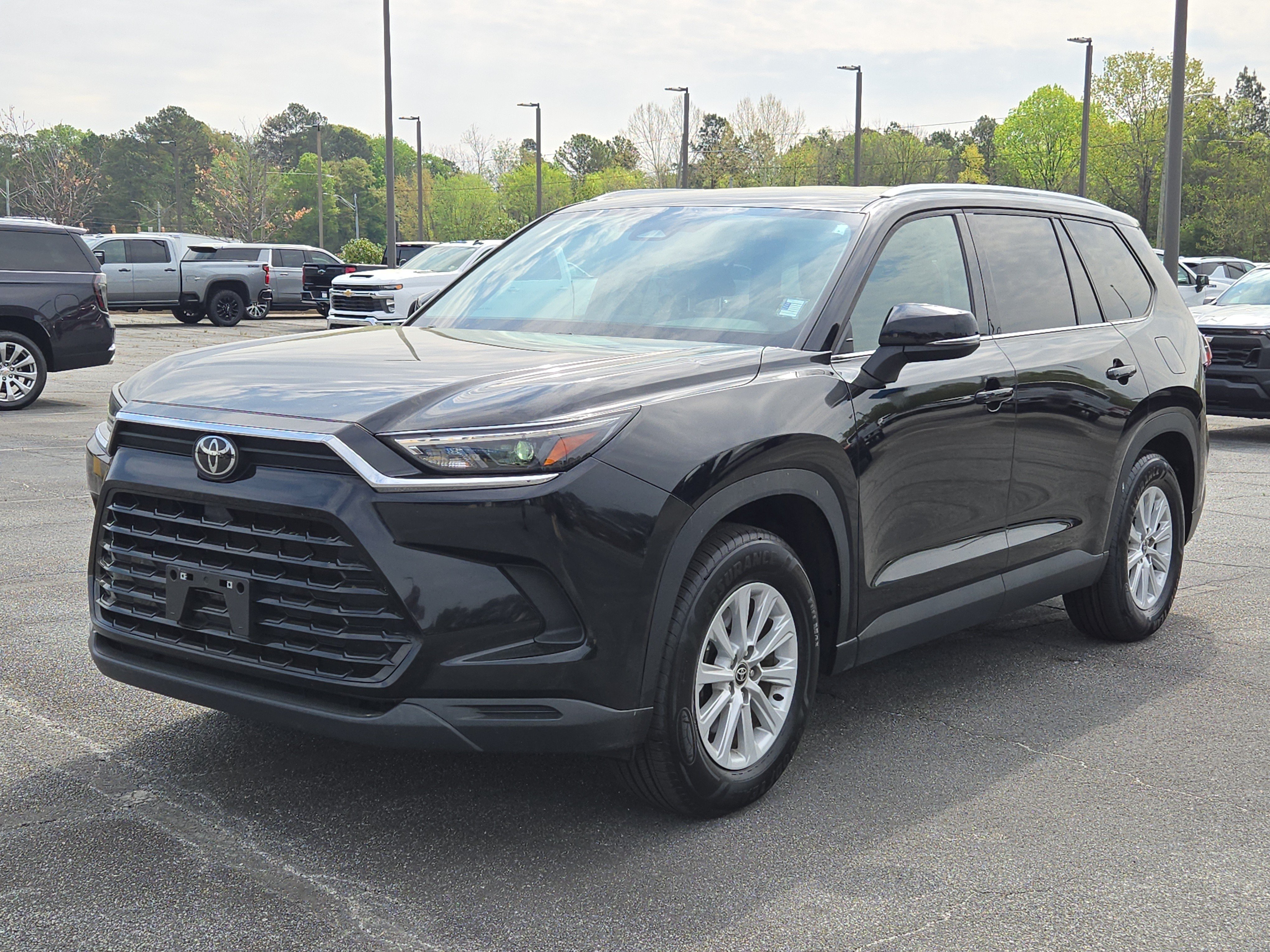 Used 2024 Black Toyota XLE image 3