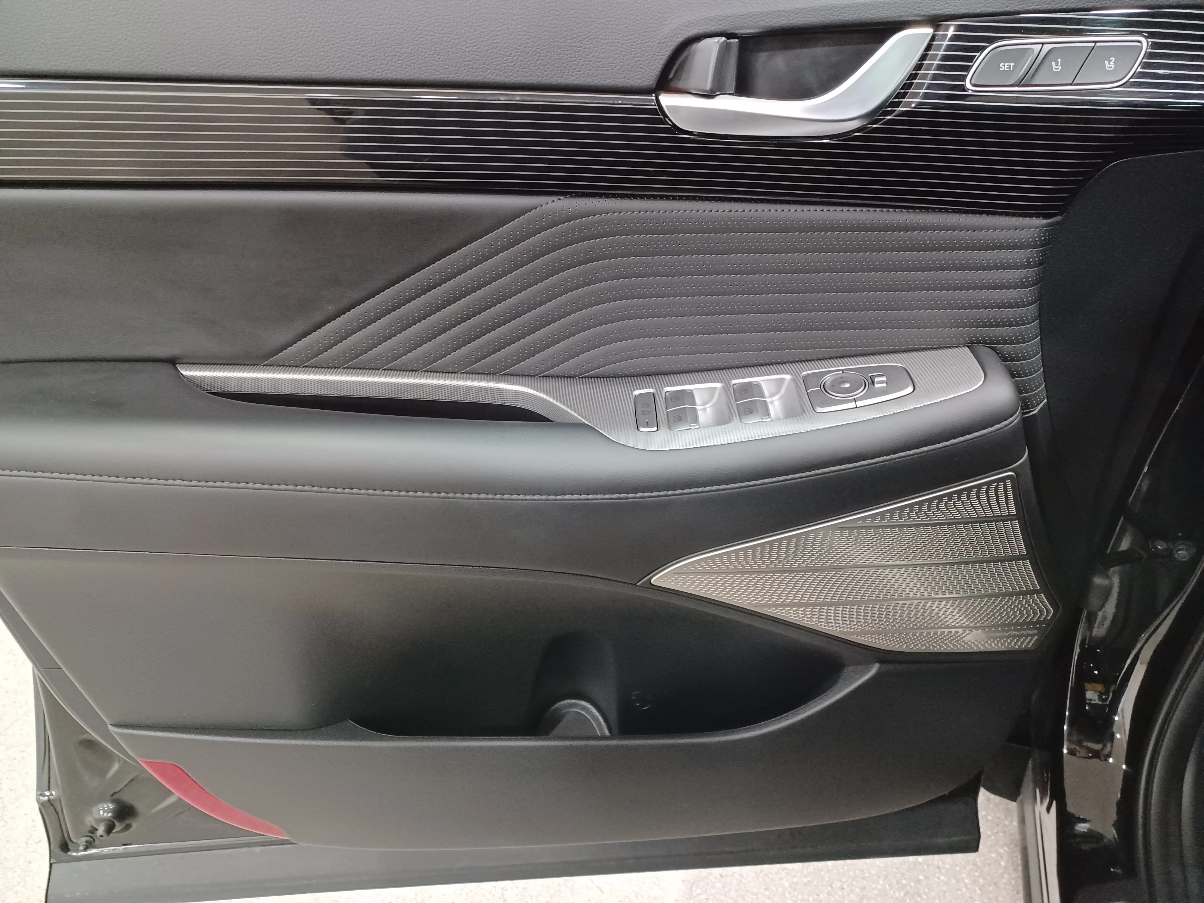 Certified Used 2024 Abyss Black Hyundai Ultimate Calligraphy AWD*7 Pass | Adaptive Cruise | Remote Start | Nav | 360 Cam | Cooled Leather image 8