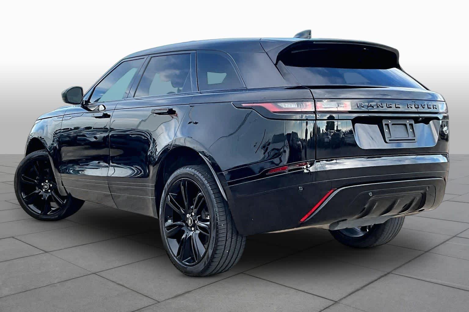 Used 2022 Santorini Black Metallic Land Rover R-Dynamic S image 12