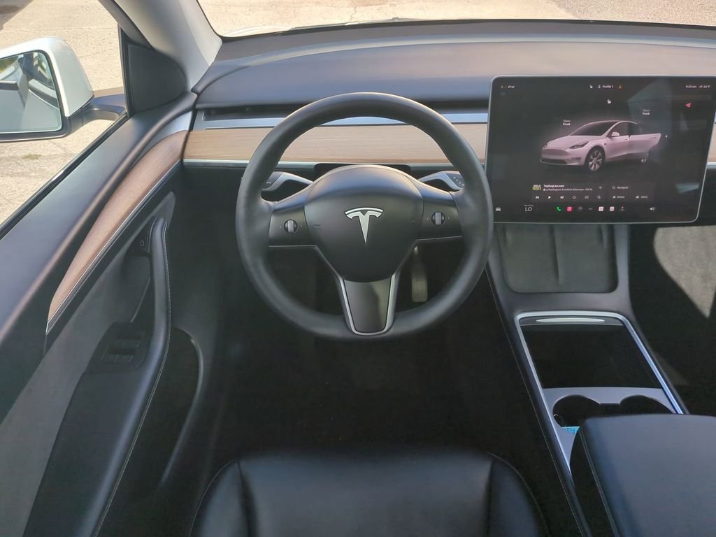 2024 Tesla Model Y Long Range - Photo 19