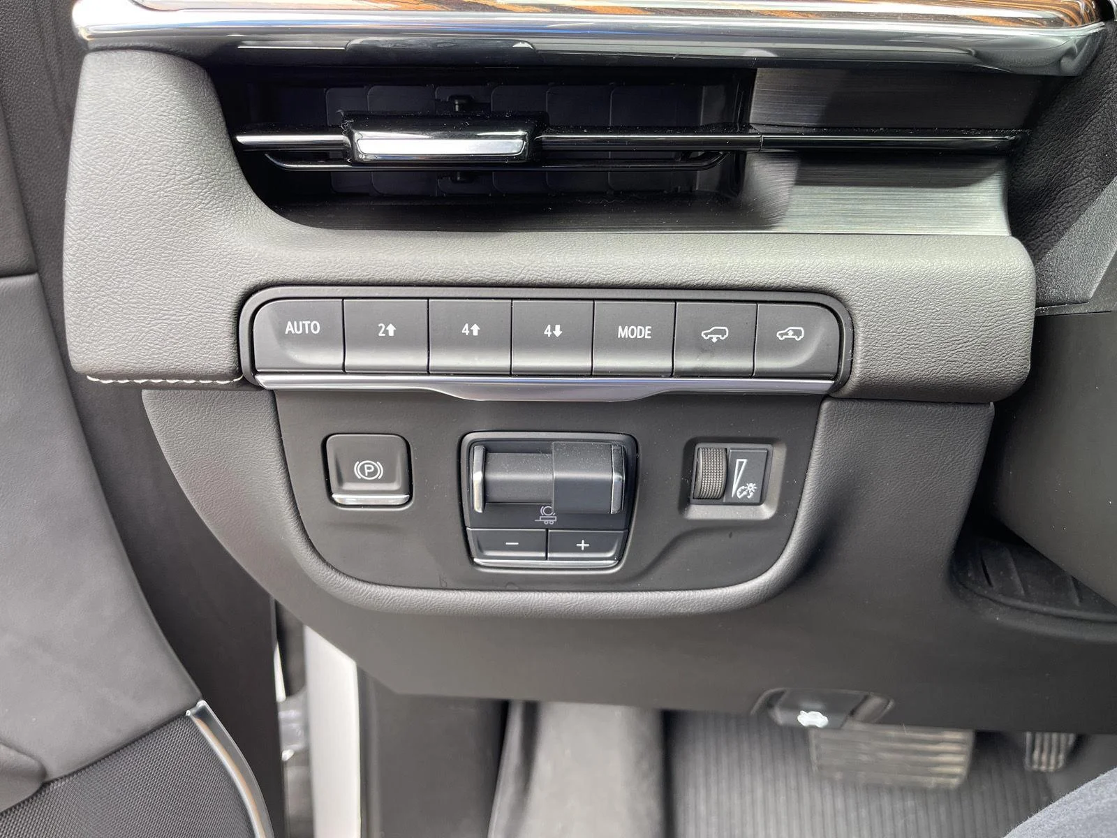 2024 Cadillac Escalade Premium Luxury - Photo 20