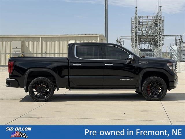 Used 2024 Onyx Black GMC Denali Ultimate image 3