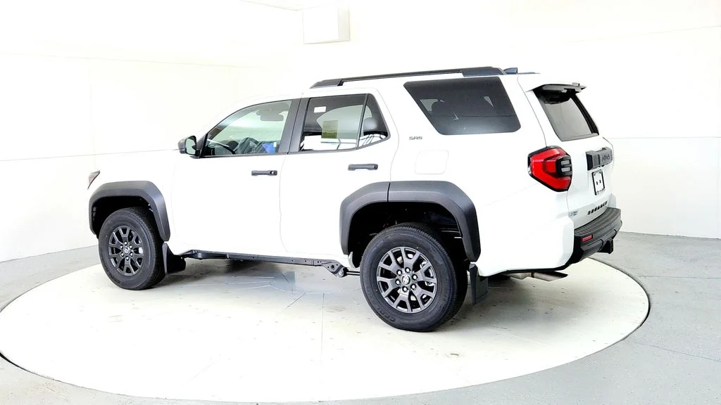New 2026 Ice Cap Toyota SR5 image 4