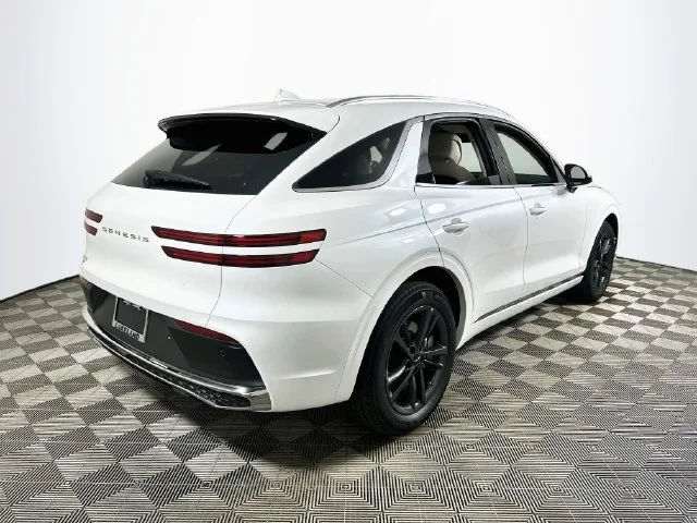 New 2027 White Genesis 2.5T Select image 4
