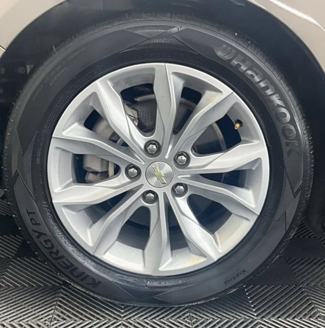 Used 2020 Gray Chevrolet LT image 25