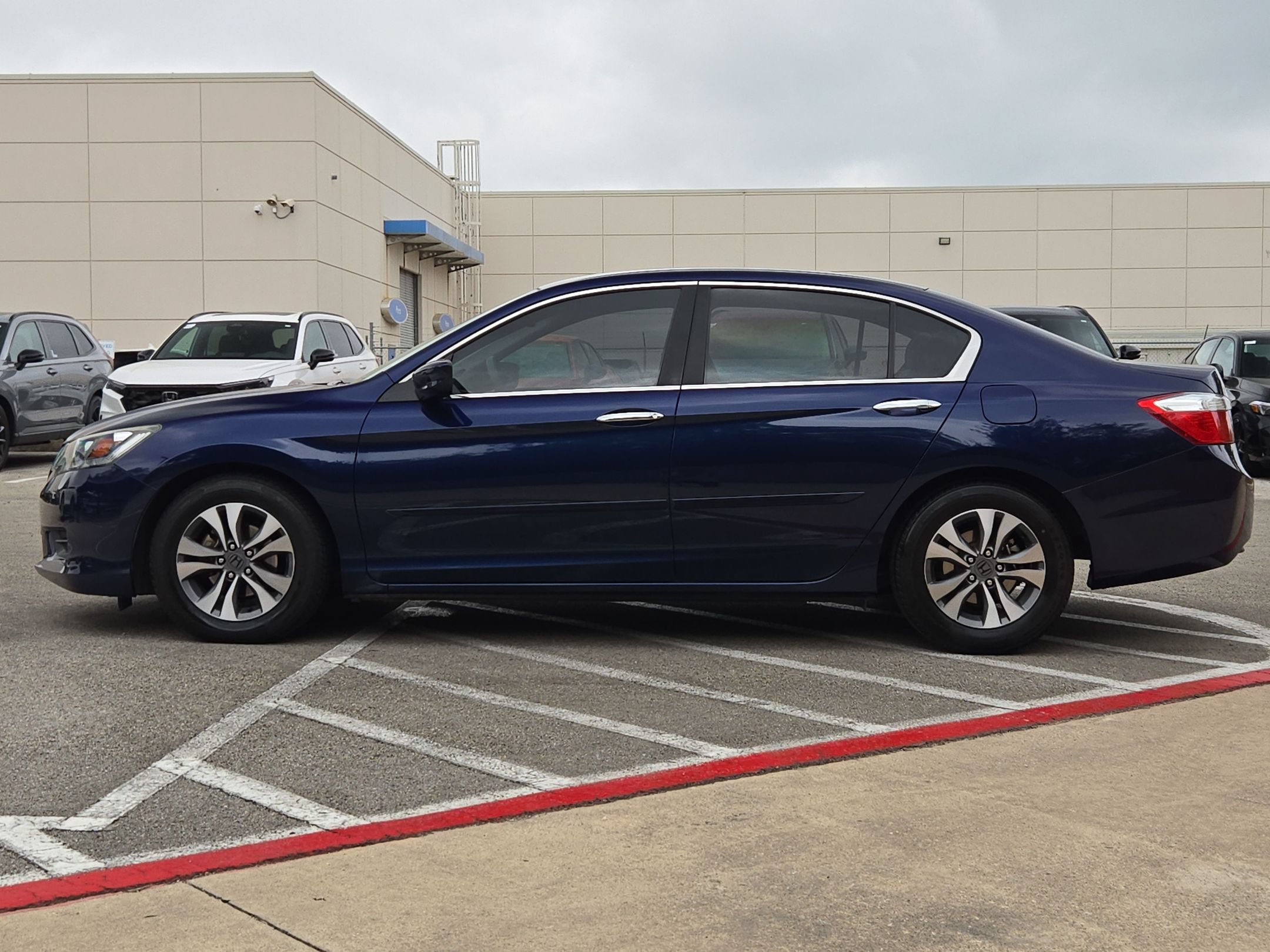 Used 2013 Blue Honda LX image 6