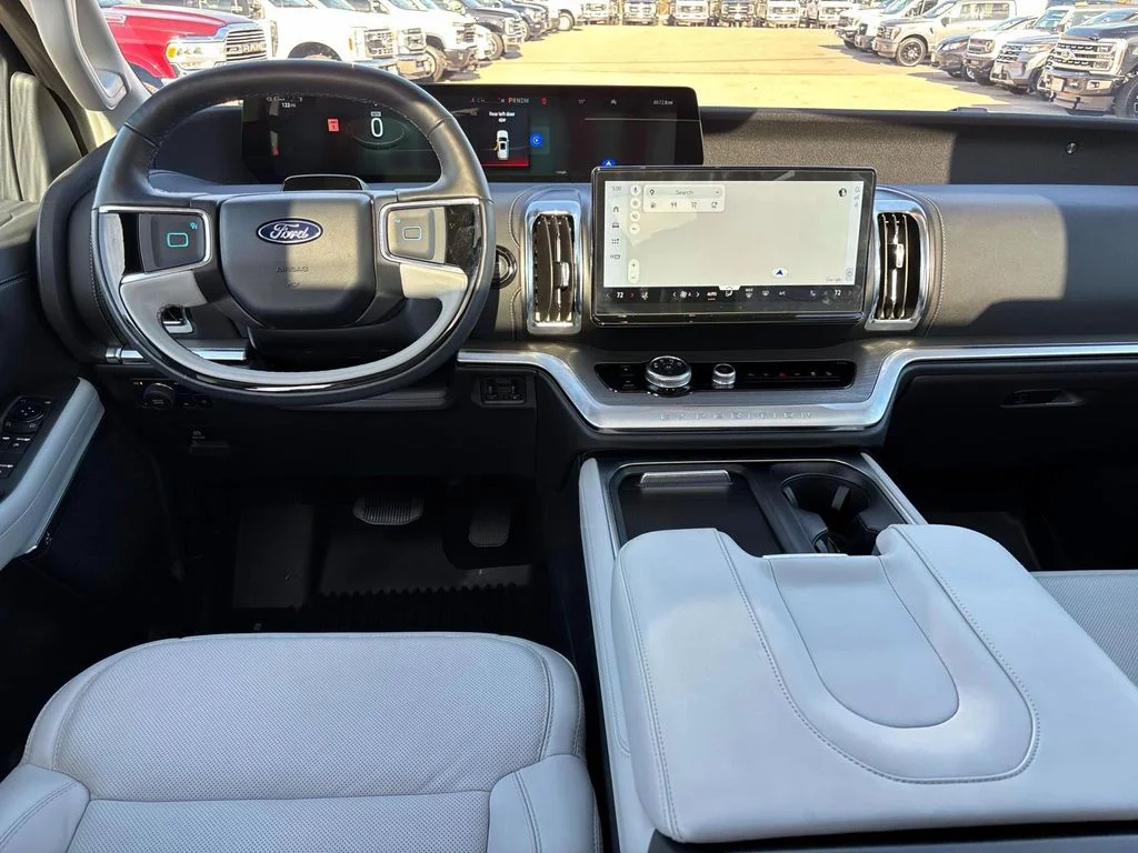 Used 2025 White Ford Platinum image 12