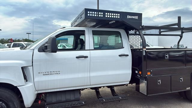New 2024 Summit White Chevrolet Work Truck image 22