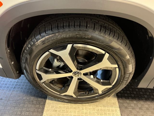 New 2026 White Volkswagen 2.0T SE image 9