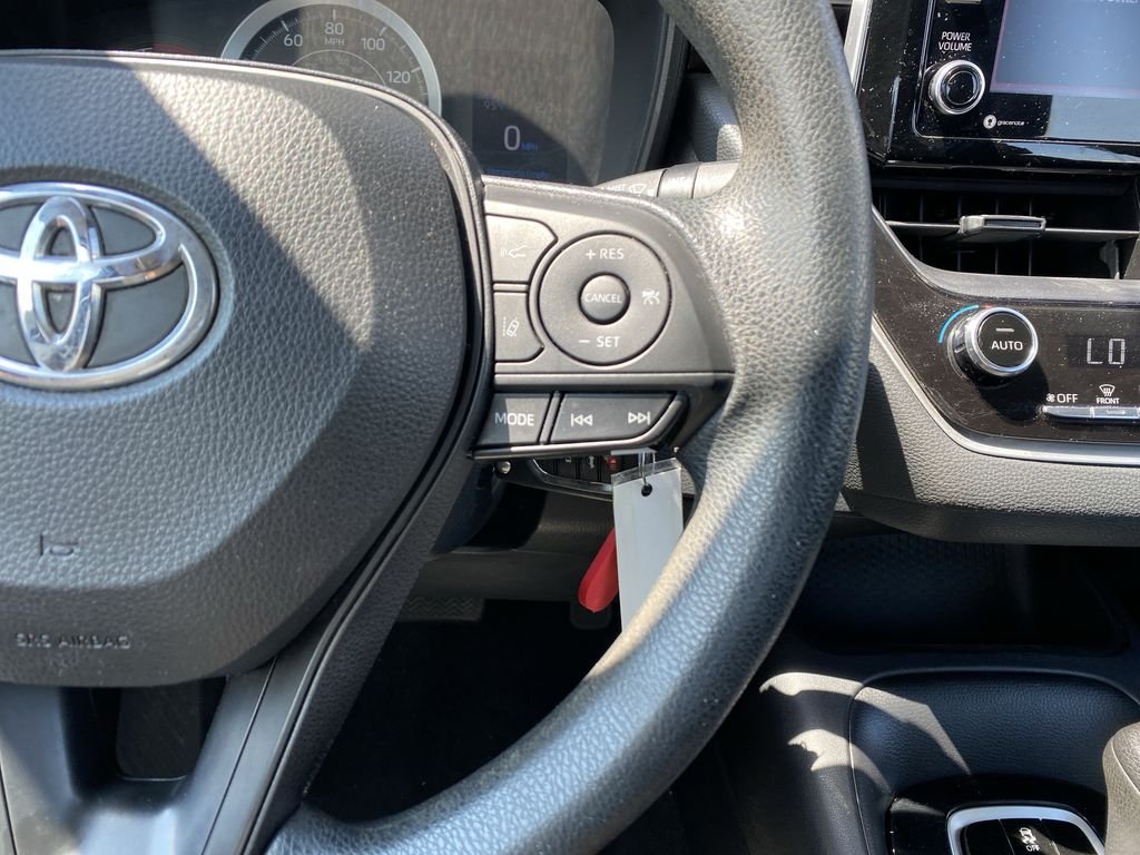 Used 2021 Red Toyota LE image 21