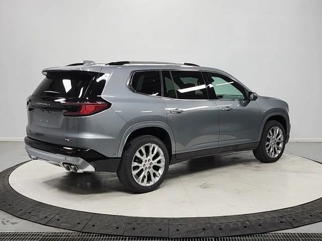 2026 GMC Acadia Denali - Photo 7