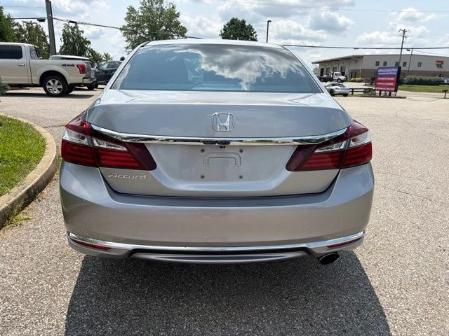 Used 2017 Silver Honda LX image 5
